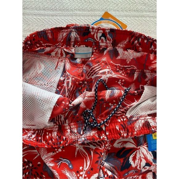 COLUMBIA WOMEN’S LARGE WATER SHORT IN RED SPARK FIREWORK FISHIN’ PATTERN - Picture 6 of 11